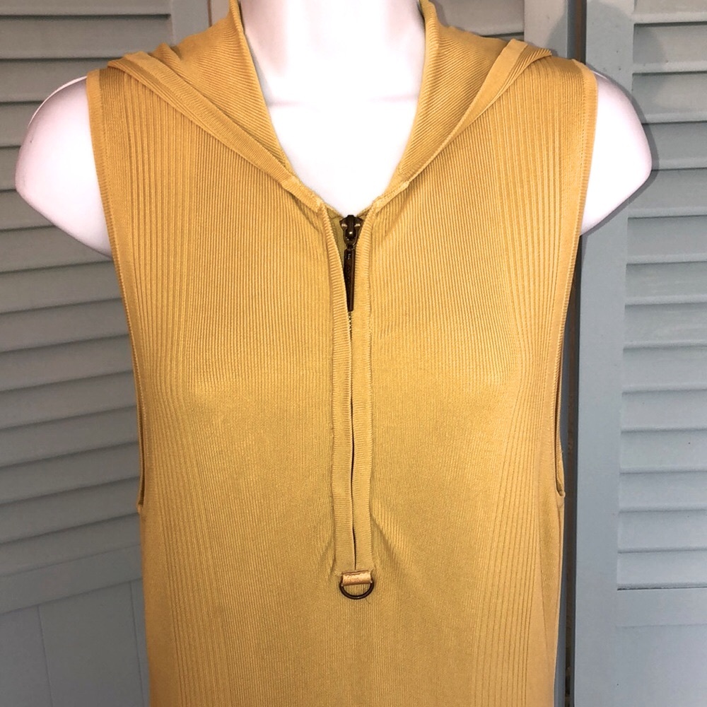 BCBG Y2K SLEEVELESS KNIT HOODIE•sz S - Picture 4 of 17